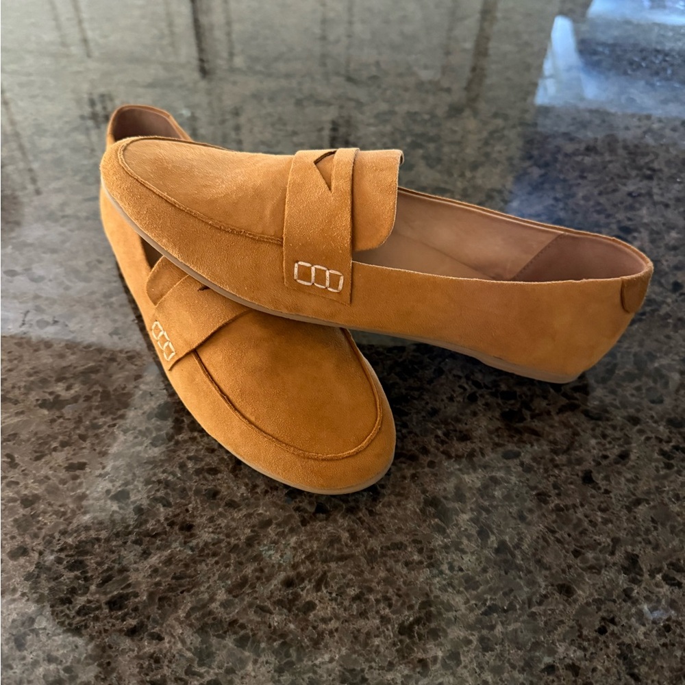NWT~ Beek Moorhen Penny Loafers in Caramel